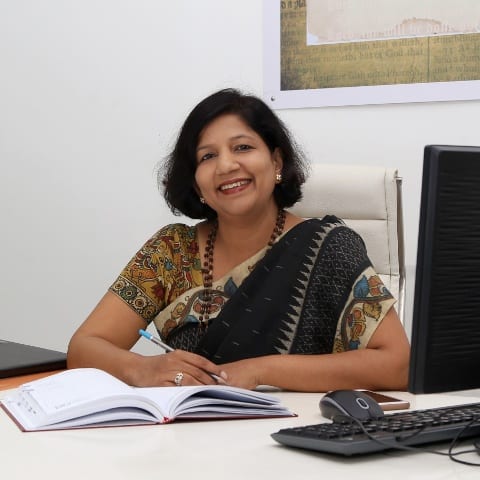 DR. (MRS) VAISHALI C. WAVIKAR
